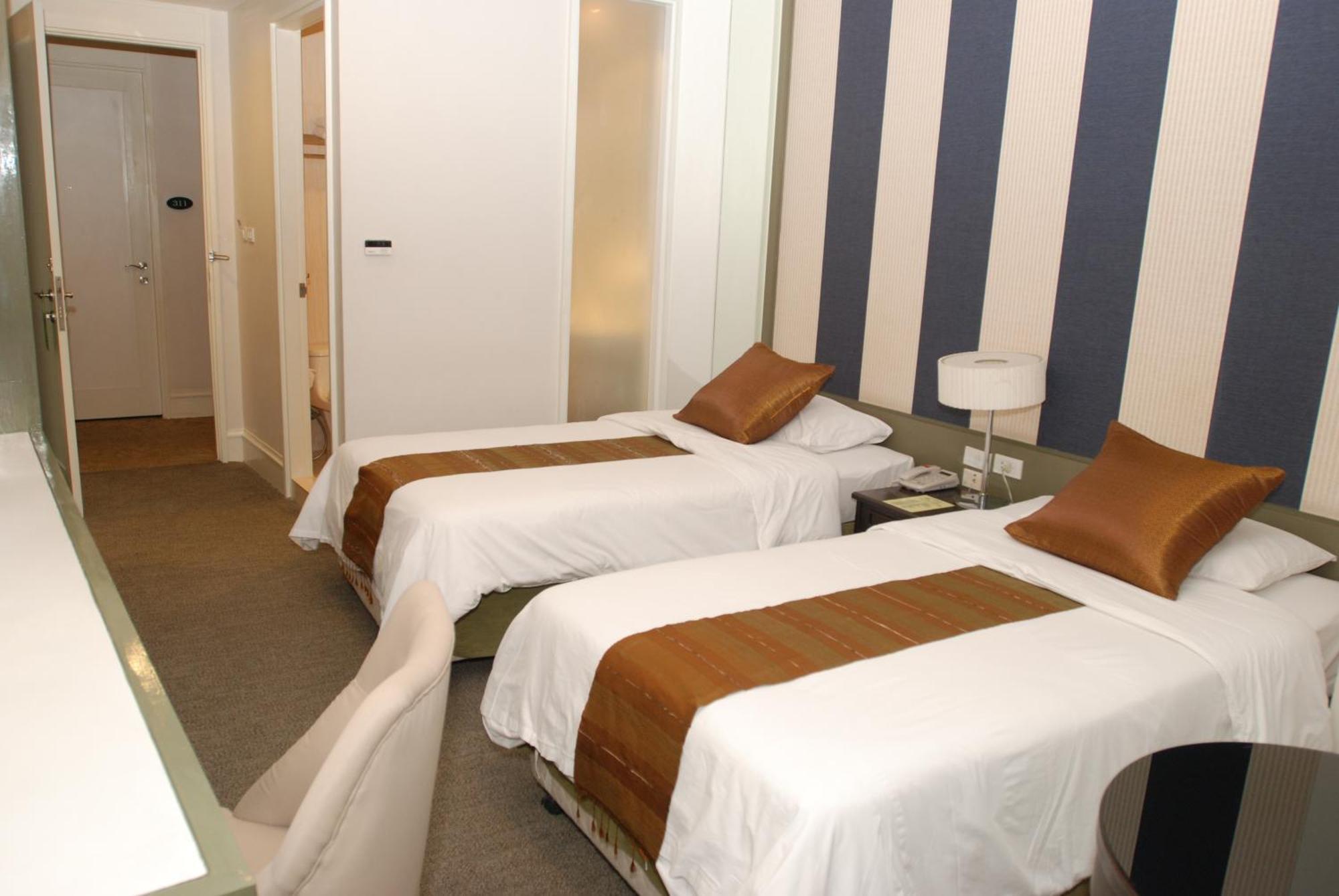 Aphrodite Inn Bangkok Ngoại thất bức ảnh