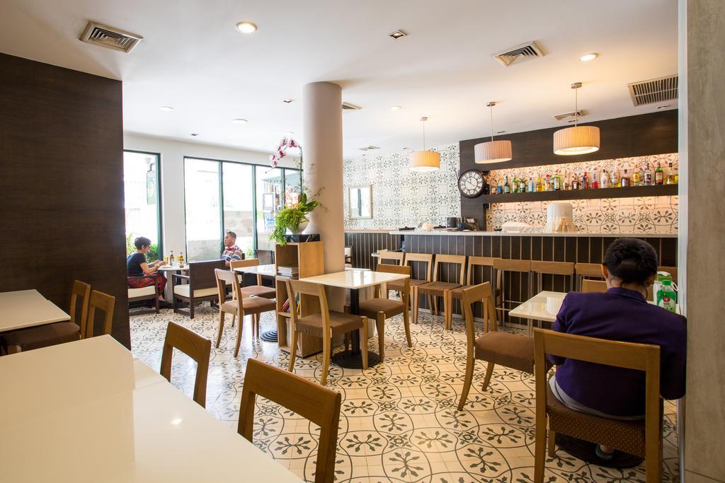 Aphrodite Inn Bangkok Ngoại thất bức ảnh