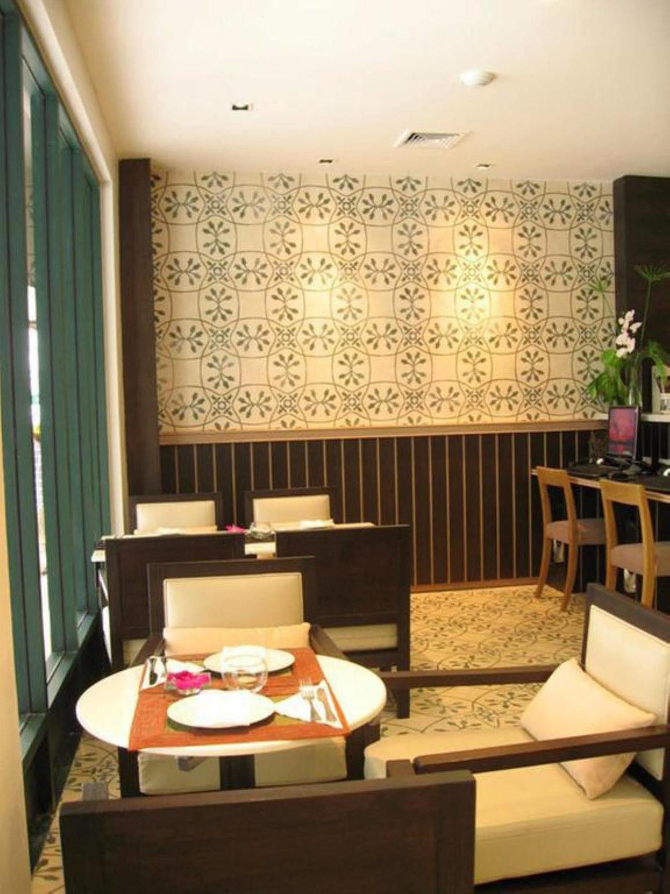 Aphrodite Inn Bangkok Ngoại thất bức ảnh