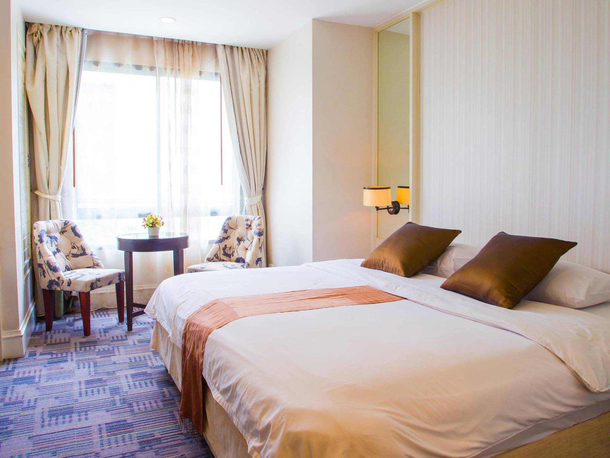 Aphrodite Inn Bangkok Ngoại thất bức ảnh