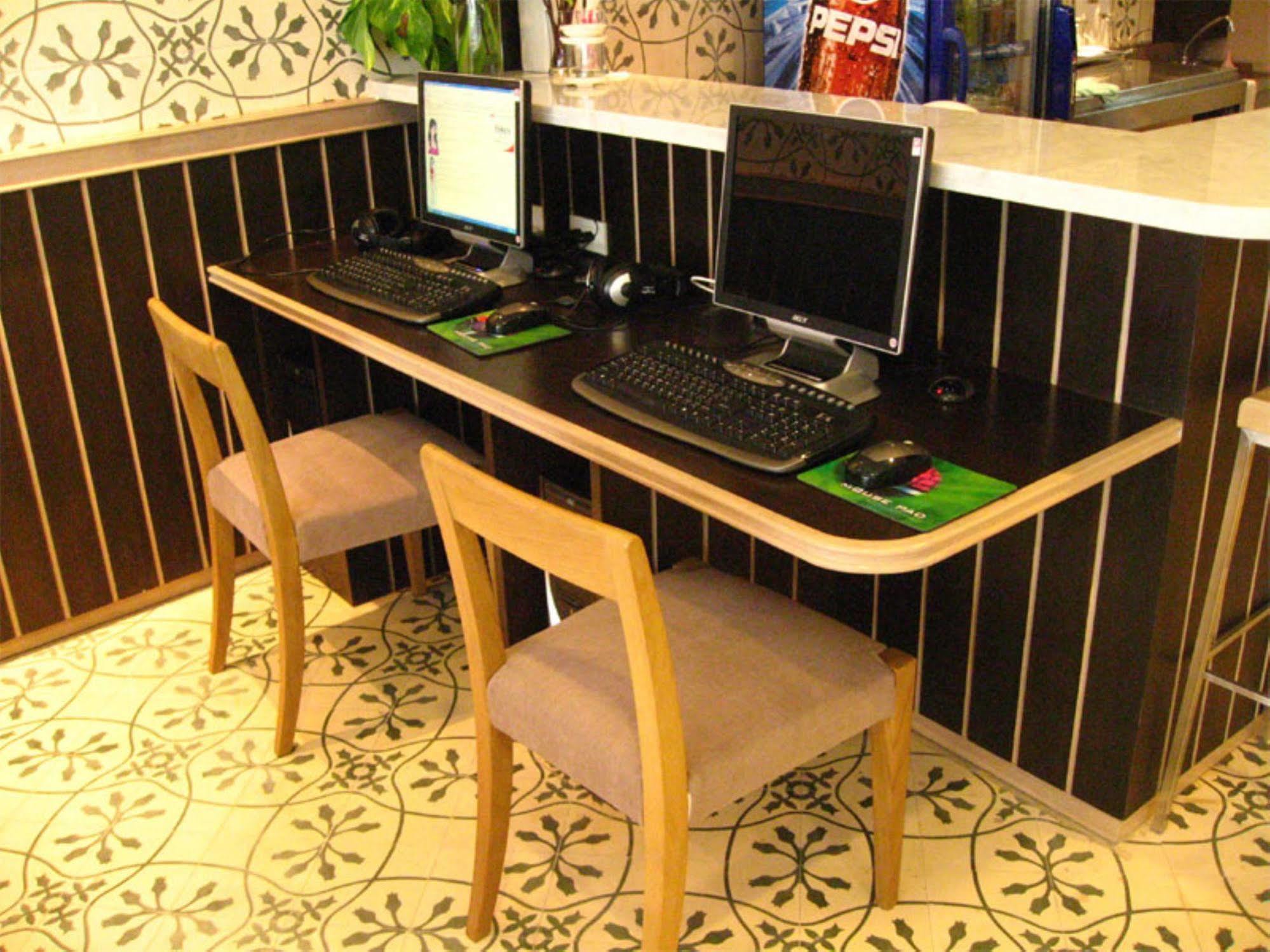 Aphrodite Inn Bangkok Ngoại thất bức ảnh